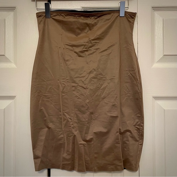 SPANX Two Timing Reversible Shaping Half Slip in Black & Mineral Taupe - Picture 5 of 7